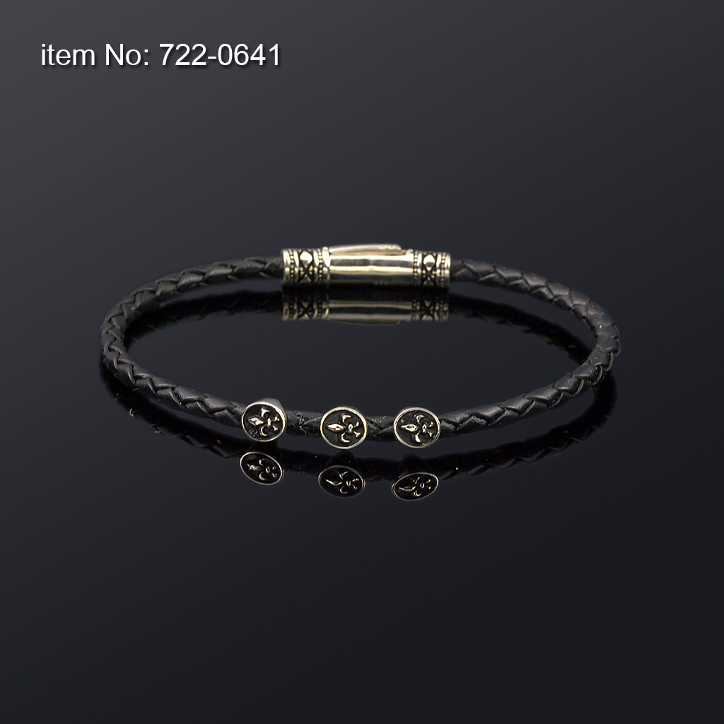 Sterling silver bracelet with fleur de lis and black antique genuine leather 3 mm - Click here for more colors -